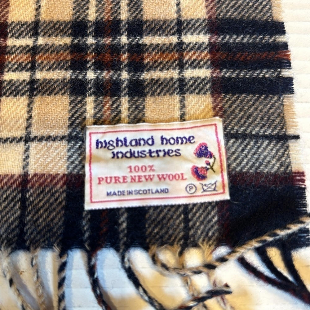 Highland Home Industries 100% pure new wo plaid scarf navy beige maroon white - Picture 3 of 7
